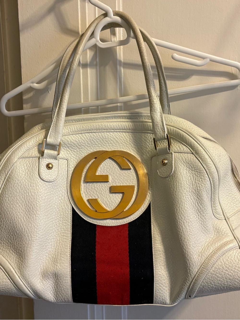 Gucci White Leather Shoulder Bag with Red and Black Stripe and Gold Logo
